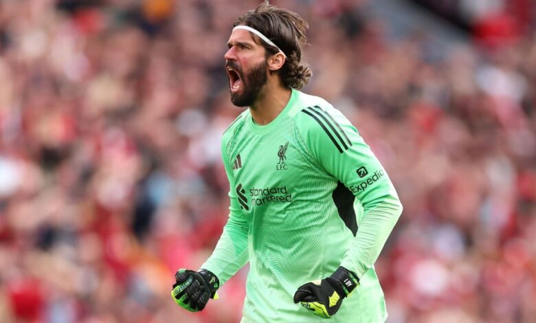 Alisson revela brincadeira com astro do Liverpool que decidiu clássico