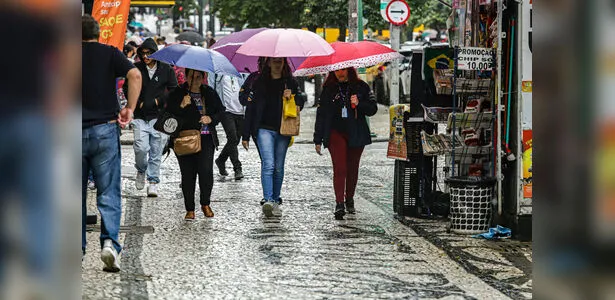 Frente fria altera clima e provoca queda de temperatura no PR