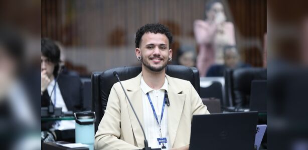 Estudante da UEPG defende políticas para a juventude no Parlamento Universitário