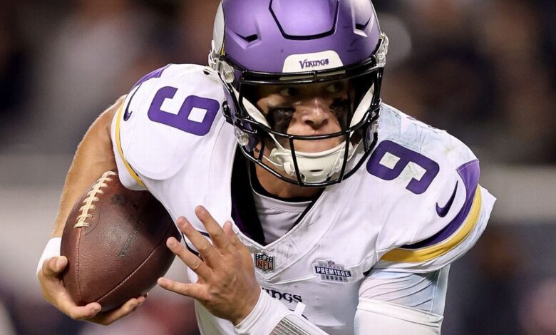 In NFL debut, QB J.J. McCarthy rallies Vikings past Bears