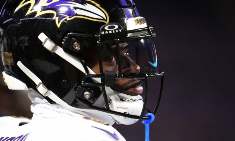 Ravens' Lamar Jackson apologizes to fan for shoving incident