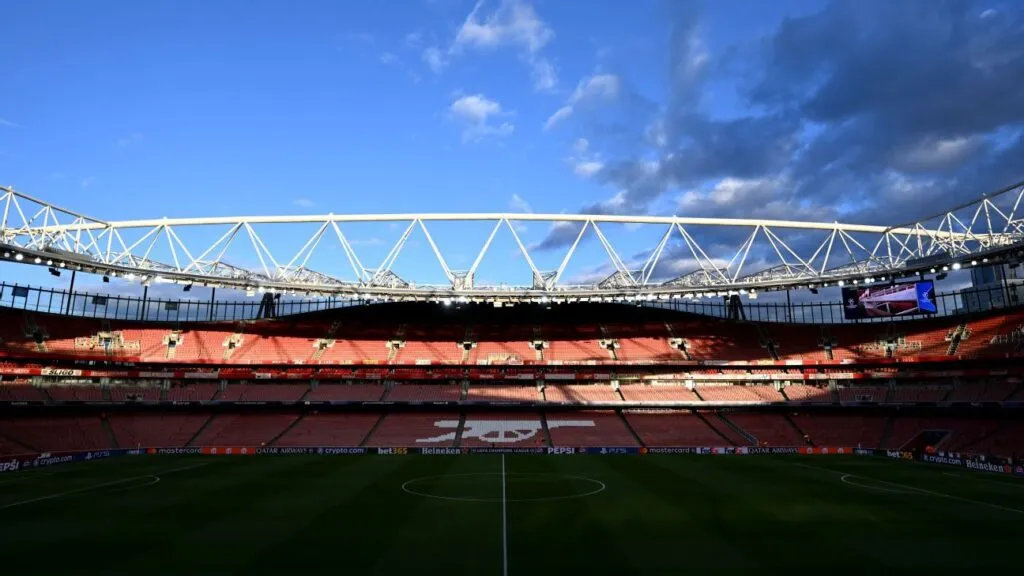 Arsenal x Forest: onde assistir ao vivo, horário e palpites