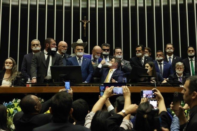 Motta sob pressão: episódio da ocupação da Mesa Diretora da Câmara, após a prisão domiciliar de Bolsonaro, estremeceu relação - (crédito: José Cruz/Agência Brasil)