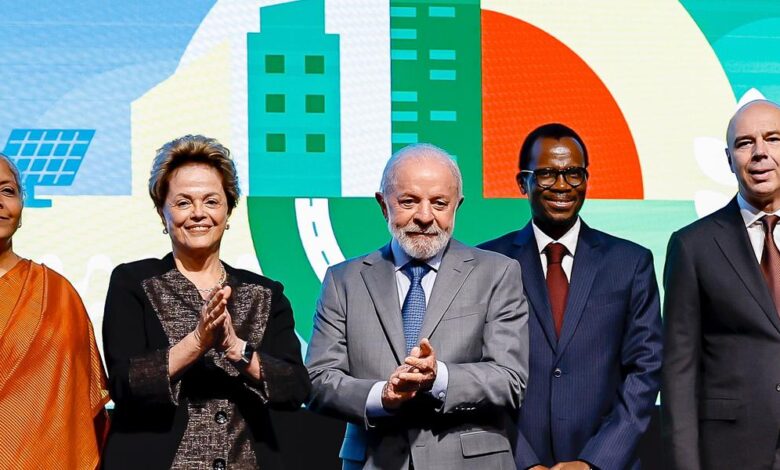 Folha dobra a aposta na infâmia contra Lula e Dilma