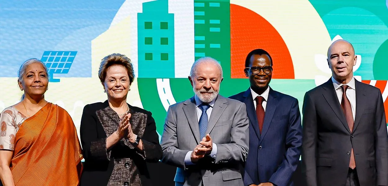 Folha intensifica críticas a Lula e Dilma