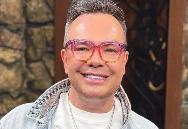 Felipeh Campos comenta rompimento com Sonia Abrão no SBT