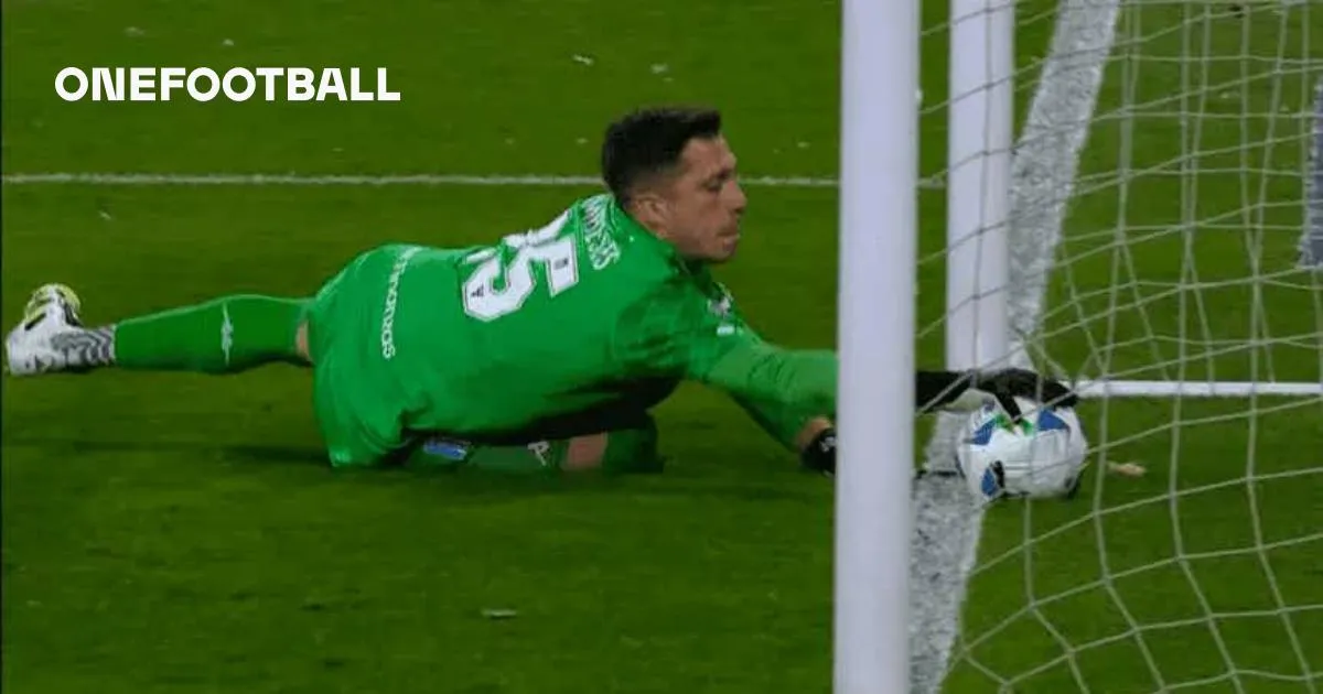 Vídeo: gol de Machuca é anulado pelo VAR