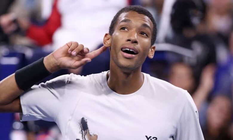 Félix Auger-Aliassime qui pointe son oreille, Leylah Fernandez qui tournoie: les Québécois racontent ce qui a inspiré leurs célébrations remarquées à l'US Open
