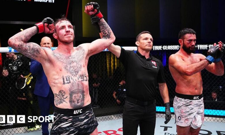 Rhys McKee celebrates his win against Daniel Frunza