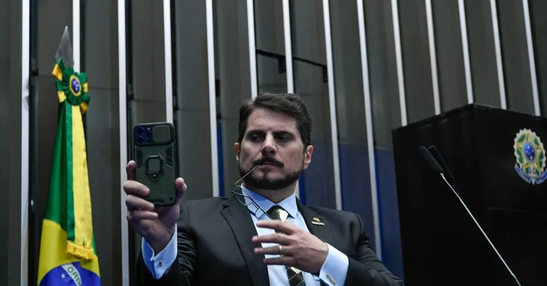 Marcos do Val comenta voto de Fux no STF