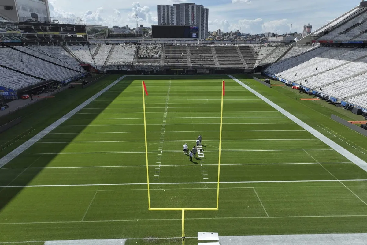 NFL apoia reforma de gramados no Brasil antes de jogo Chiefs-Chargers