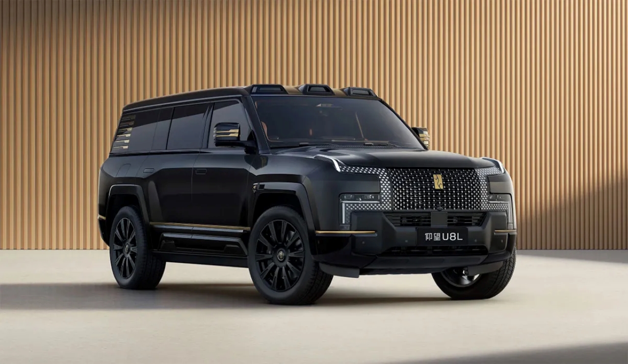 BYD lança Yangwang U8L de 1.180 cv e até 1.160 km de alcance