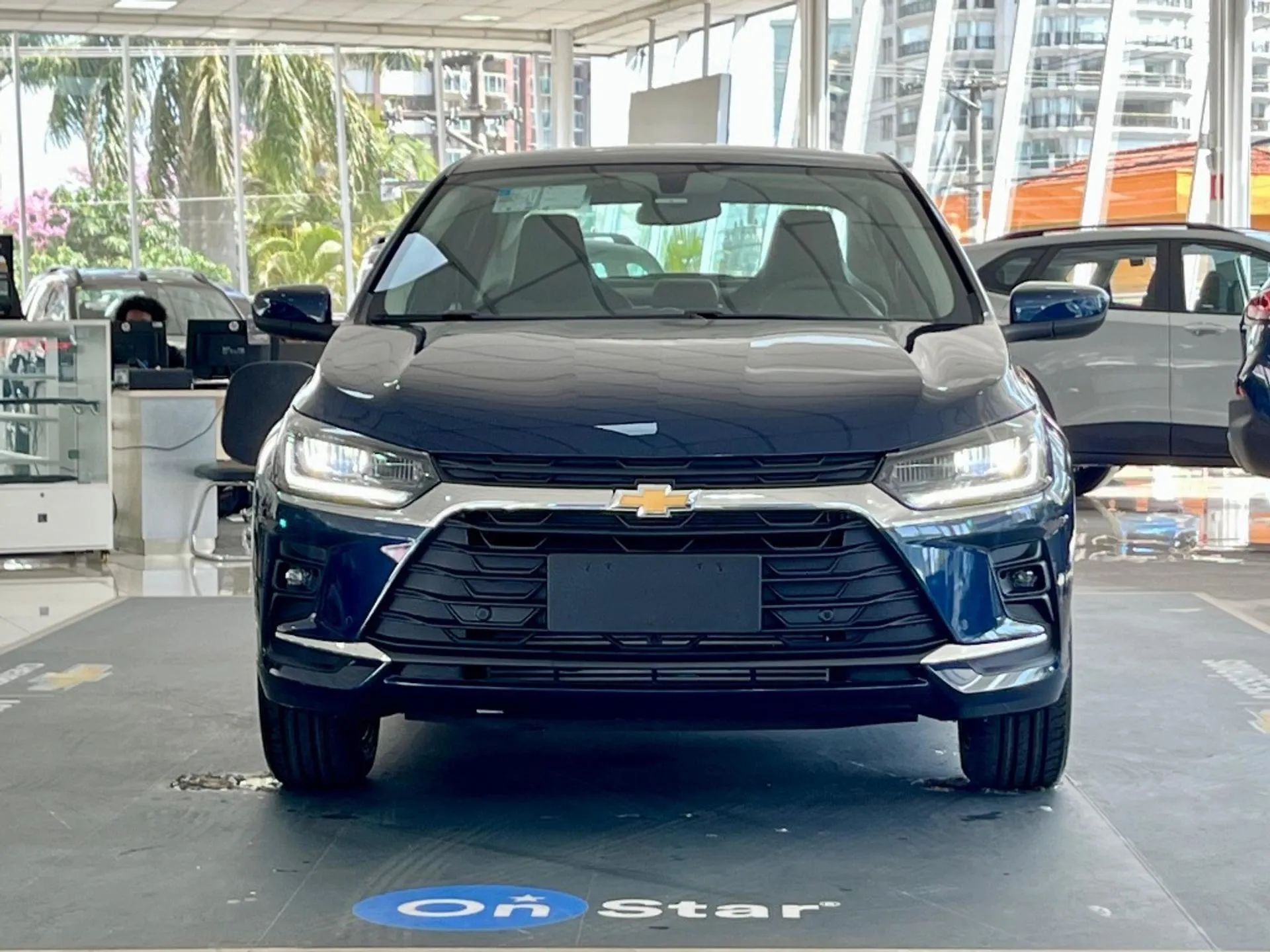 Chevrolet Onix Plus AT Turbo para PcD com desconto de R$ 28.800