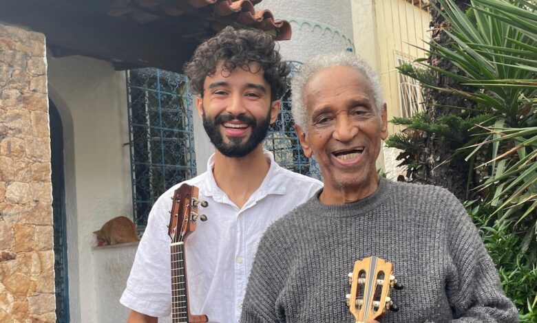 Cavaquinista da Zona Leste de SP lança EP com músicas inéditas de Mestre Siqueira