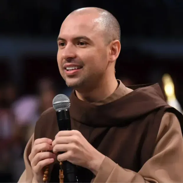 Frei Gilson faz apresentação em cidade do interior da Bahia