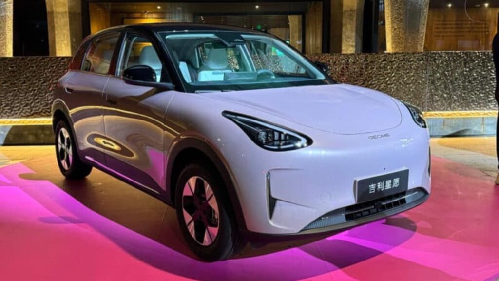 Geely EX2 chega ao Brasil para disputar o mercado com BYD Dolphin