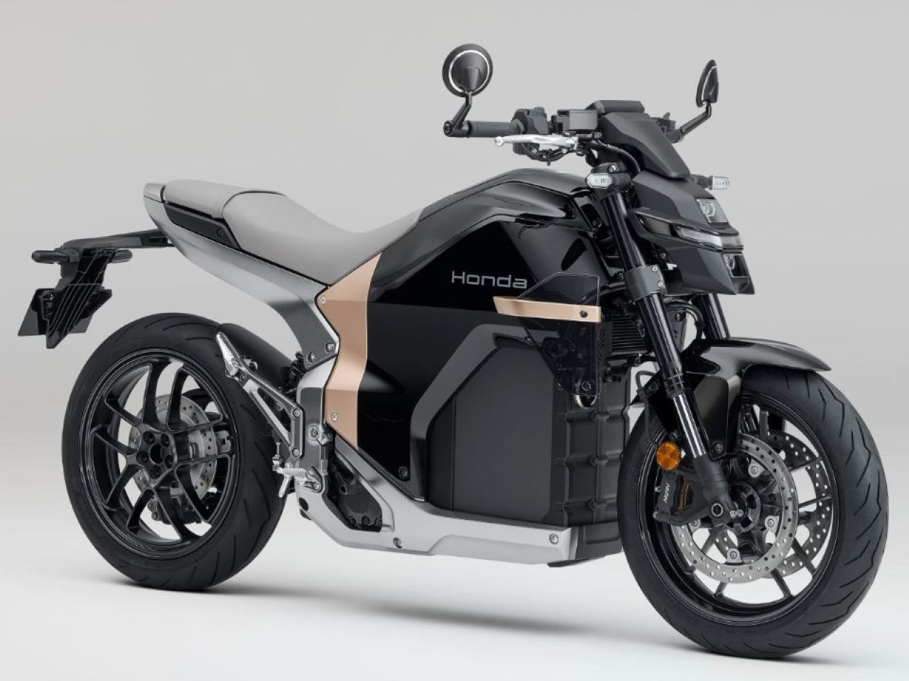 Honda lança primeira moto elétrica com 130 km de autonomia