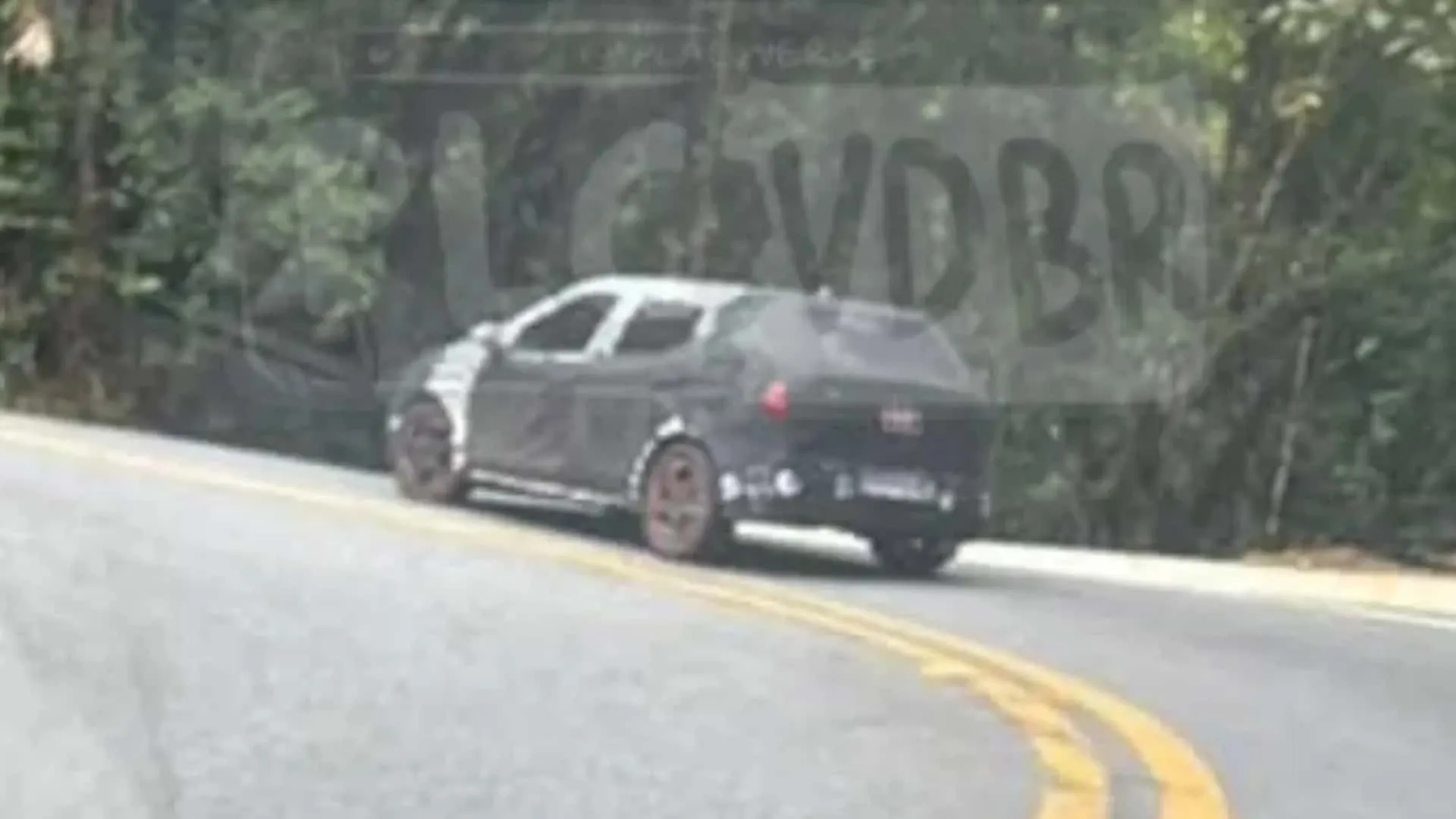 Hyundai HB20 2027 em testes pode antecipar novo Onix