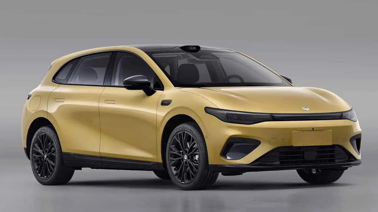 Leapmotor B05 é apresentado e pode rodar 605 km sem recarga