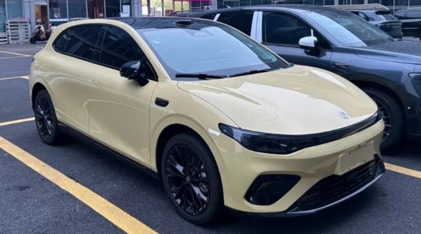 Hatch elétrico Leapmotor B05 mostra interior antes da estreia oficial