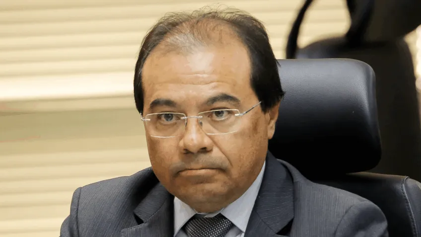 Kataguiri solicita convocação de irmão de Dino na CPI do INSS