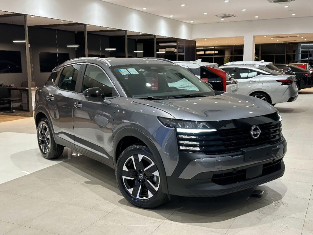 Nissan Kicks Platinum recebe desconto de R$ 21 mil para PcD em setembro