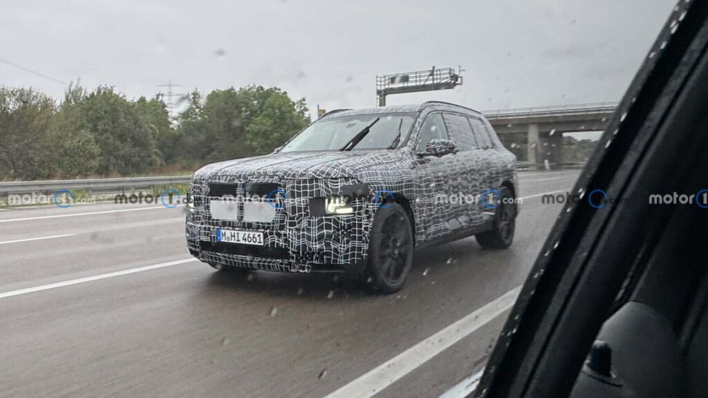 Flagra mostra o novo BMW X7 mais próximo da produção