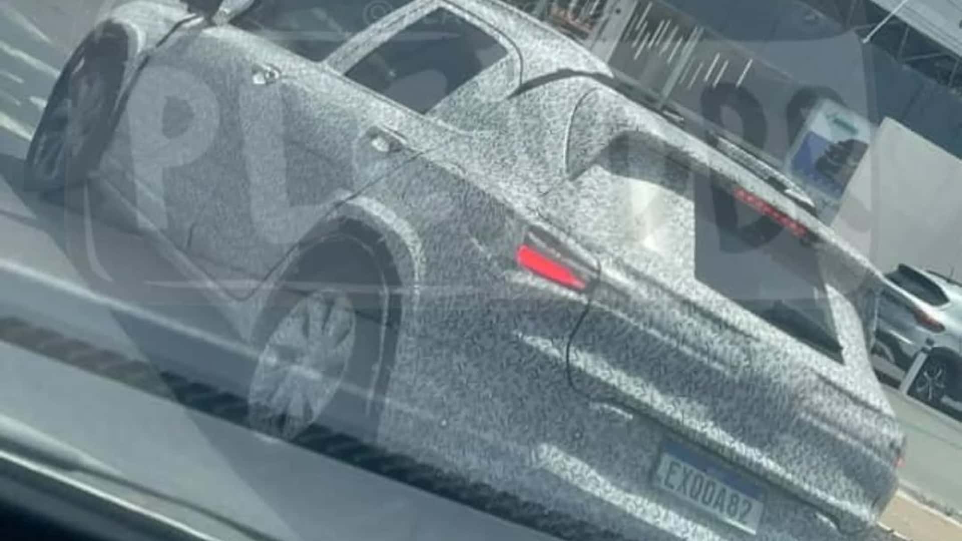 SUV do Onix começa a perder camuflagem e terá toque de Equinox