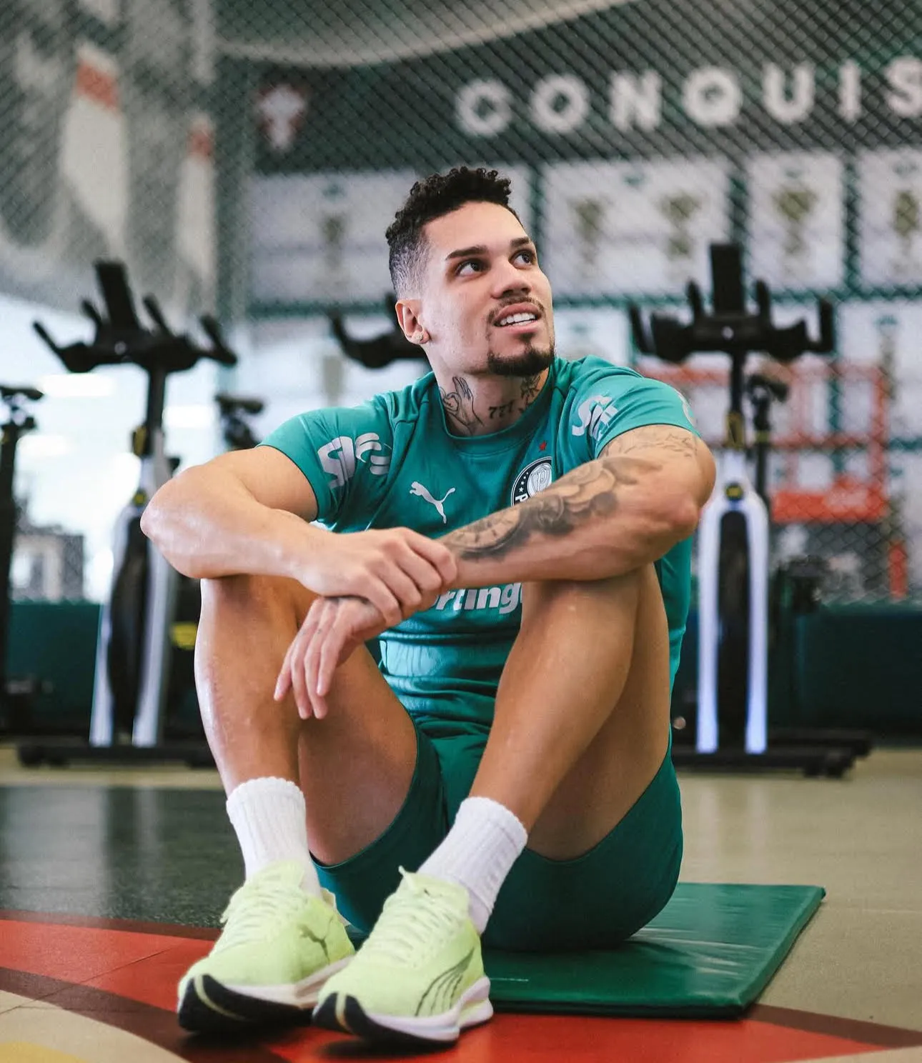 Palmeiras exibe evolução de Paulinho após cirurgia e anima Abel