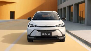 Toyota lança Corolla Cross chinês com frente inédita e tela gigante de 13″