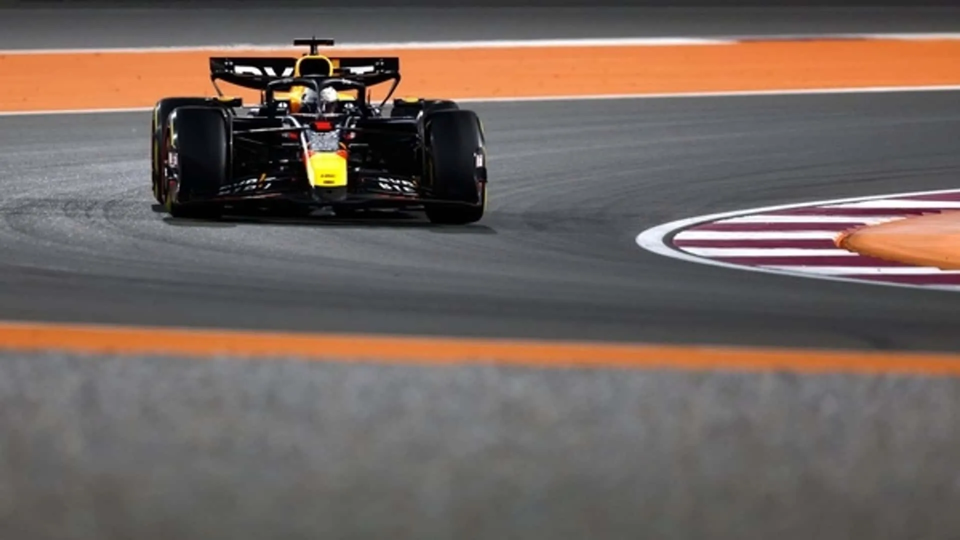 Verstappen conquista GP do Catar em corrida tumultuada