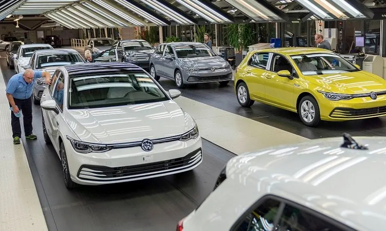 Volkswagen adia lançamento do Golf elétrico por problemas financeiros