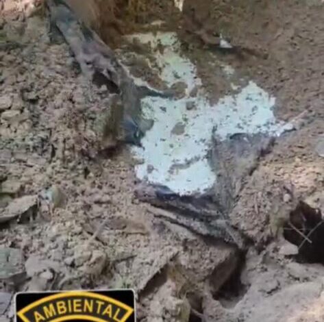 Polícia encontra veículo enterrado em Icaraíma e investiga possível relação com desaparecimento de quatro homens