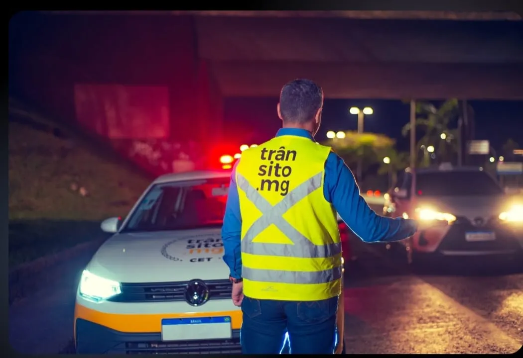 Motoristas em Minas Gerais podem regularizar veículos via Pix durante blitz