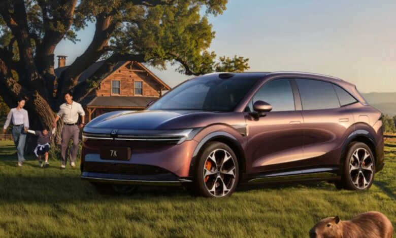 Zeekr 7X EV mal chega ao Brasil e já recebe atualização na China