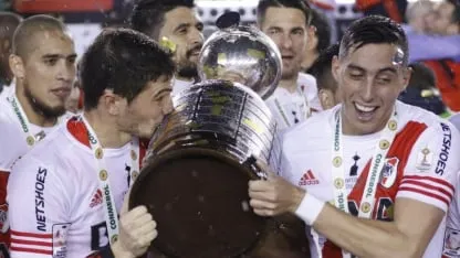 Alario y Funes Mori levantan la Copa Libertadores 2015