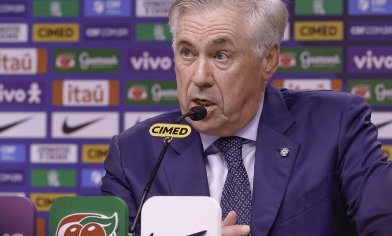 Fútbol: Brasil enfrentará a Chile con cuatro delanteros