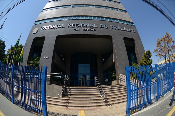 TRT-14 mantém condenação do Bradesco por assédio moral e injúria racial contra ex-empregado - Geral