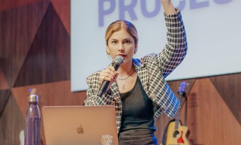 Sonhos deixou de ser atriz para virar pastora