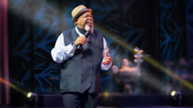 Jorge Aragão faz show gratuito no Theatro Municipal do Rio de Janeiro