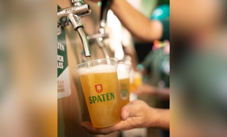 Seletiva neste feriado busca atendentes de bar para trabalhar na Oktoberfest Blumenau 2025