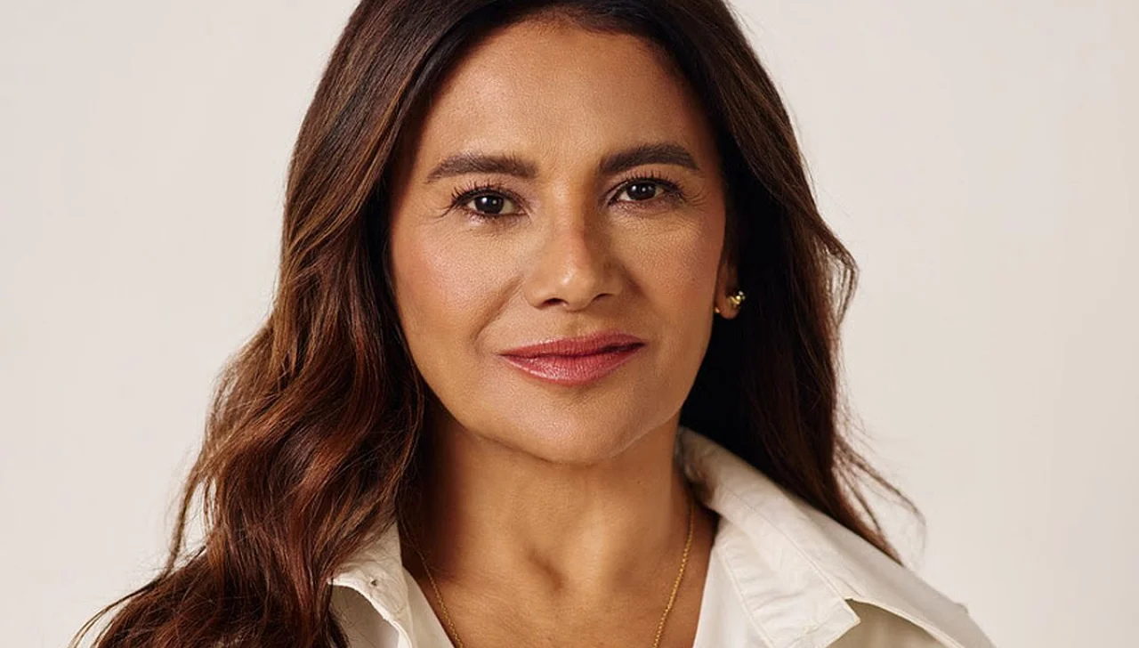 Dira Paes participa de edição especial de 39 anos do Roda Viva