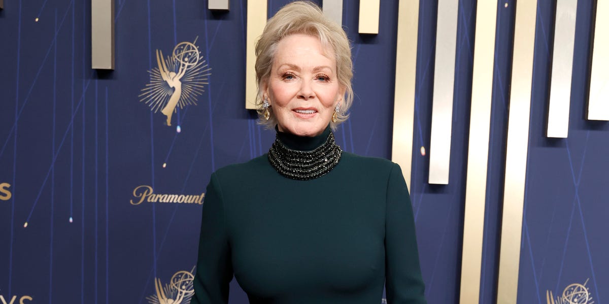 Jean Smart Stunned in Forest Green at the Emmys
