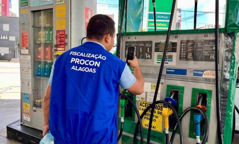 Gasolina vai subir mesmo com queda do petróleo