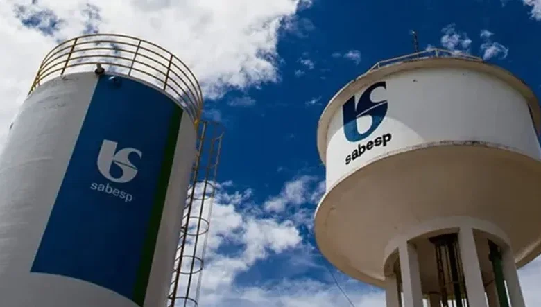 Sabesp penaliza mais periferias ao reduzir pressão d’água; especialistas defendem alternativas