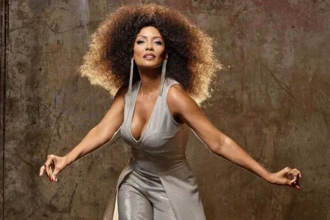 Isabel Fillardis estreia espetáculo ‘Pretas do Brasil’ no DF