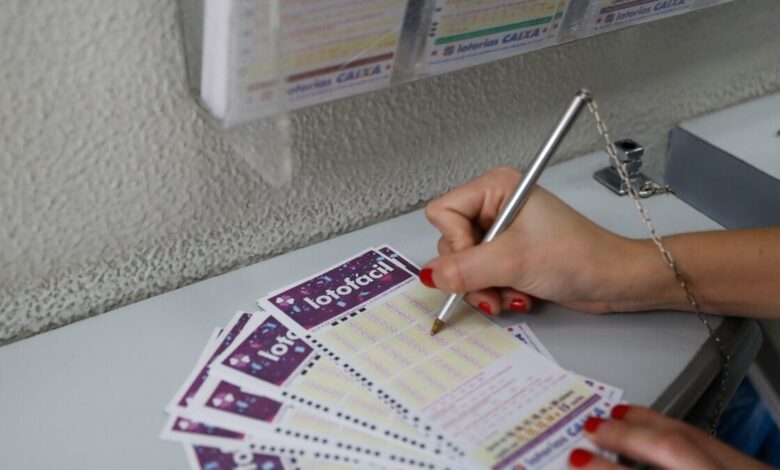 Lotofácil está com prêmio estimado em R$ 1,8 milhão (Foto: Alan Pedro, DC)
