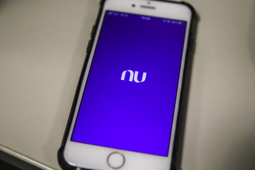 Nubank fora do ar? Usuários relatam instabilidade de transações via PIX