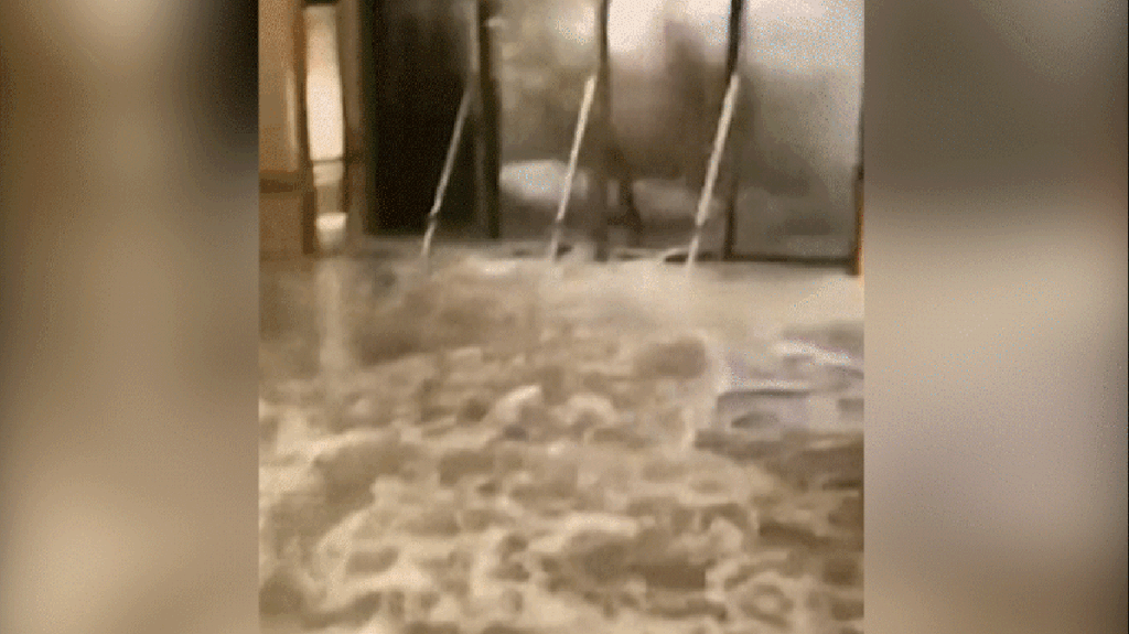 Onda gigante quebra portas e invade hotel em Hong Kong durante supertufão Ragasa; vídeo