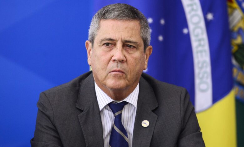 'Acredito nas provas e nos autos', diz advogado de Braga Netto ao chegar a julgamento no STF